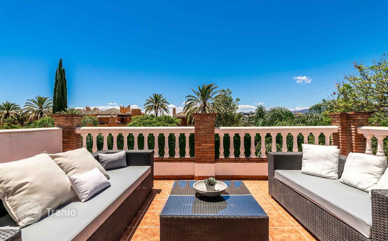 5-Bedroom Villa with Private Pool in Nueva Andalucia, photo 3