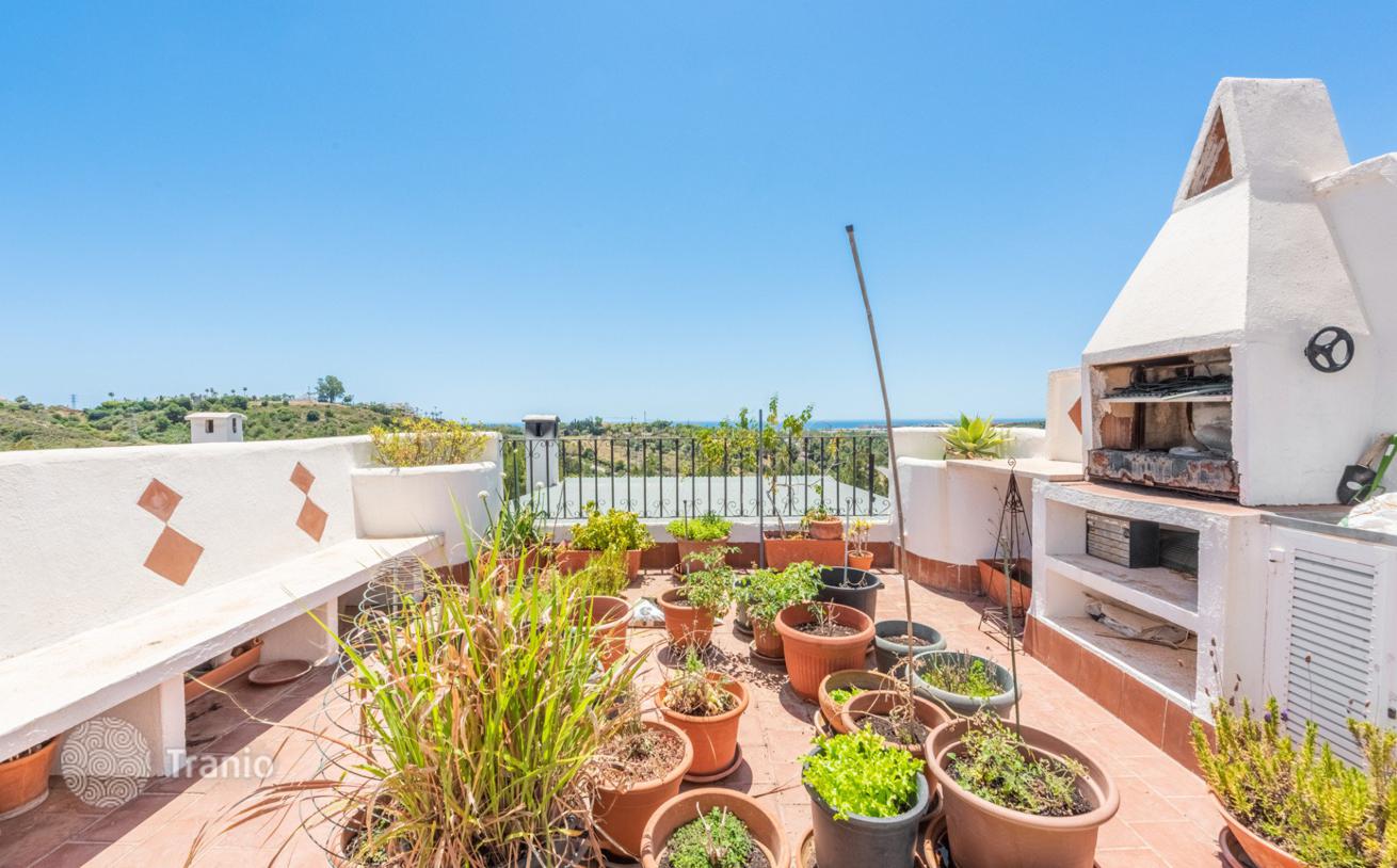 3-Bedroom Penthouse Duplex with Sea View in Club Sierra, Marbella, photo 5
