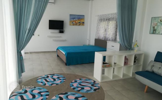 6-Bedroom Villa with Private Pool and Courtyard in Nea Skioni, Halkidiki, photo 5