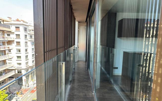 1-Bedroom Apartment with Balcony in Sarrià-Sant Gervasi, Barcelona, photo 2