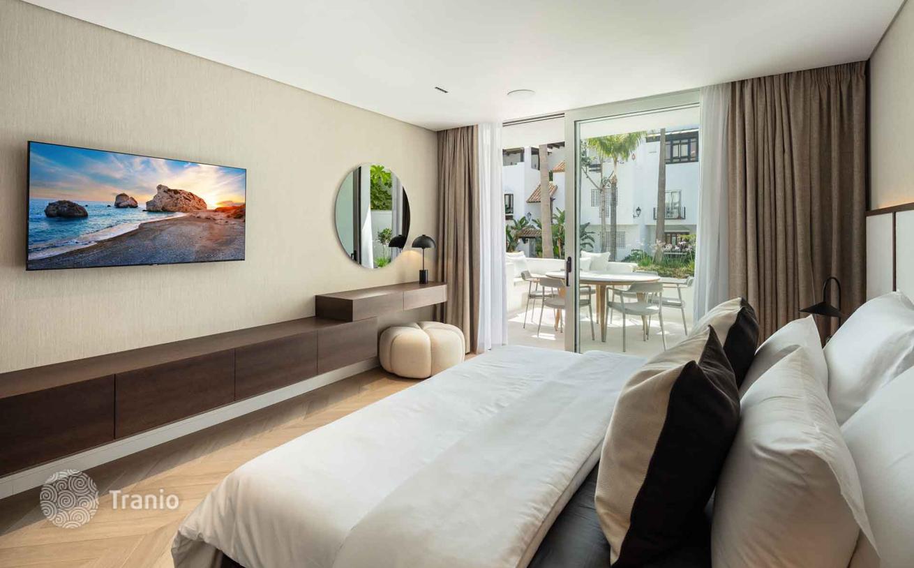 3-Bedroom Apartment with Sea View in Marbella, Spain, photo 3