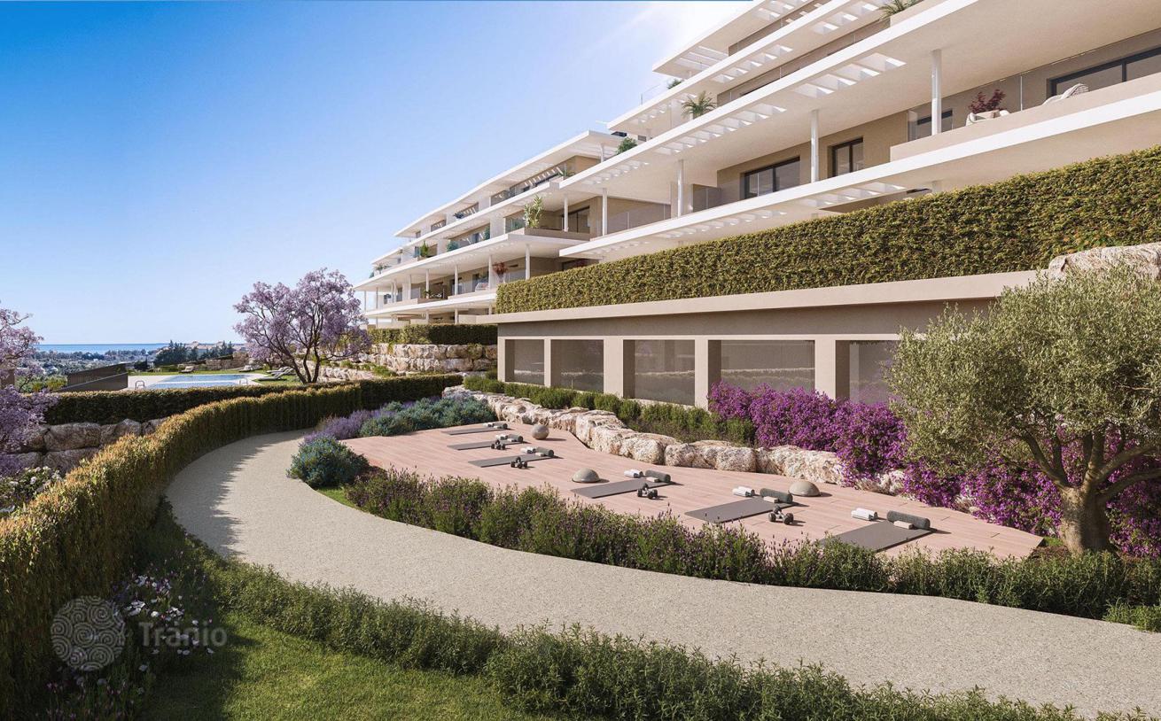 2-Bedroom Apartment in Estepona, photo 3