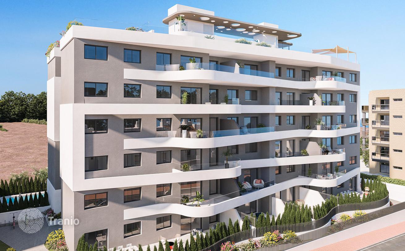 2-Bedroom Apartment with Sea View in Punta Prima, Torrevieja, photo 2