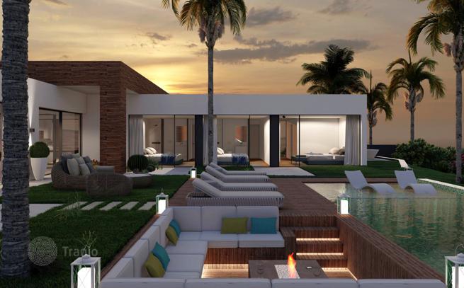 3-Bedroom Villa with Private Pool and Sea View in Marbella, photo 3