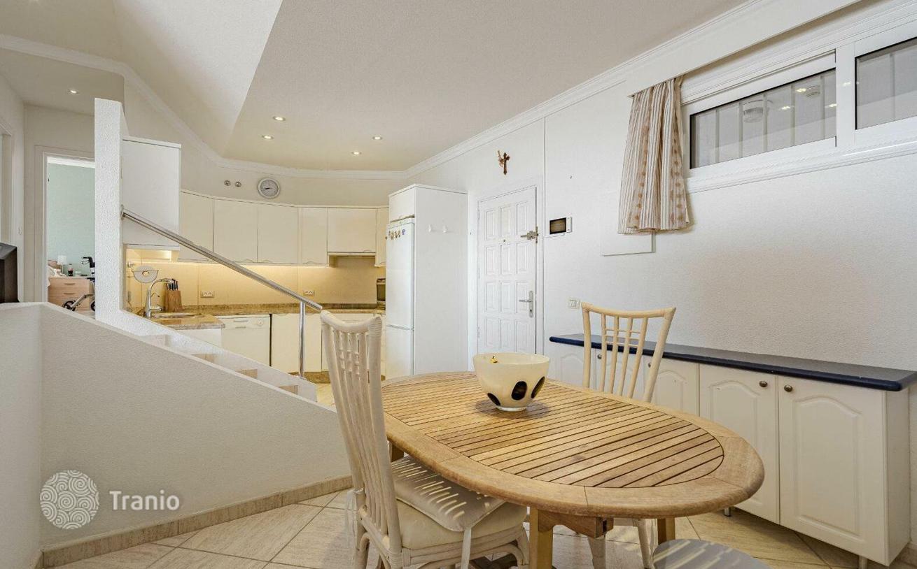 2-Bedroom Penthouse with Ocean View in Costa Adeje, Tenerife, photo 4