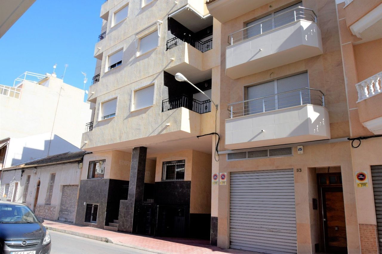 2-Bedroom Apartment in Guardamar del Segura
