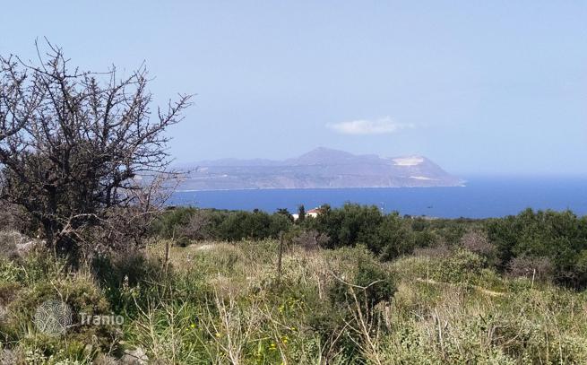Земельный участок рядом с горой с видом на море в Коккино Хорио, Крит, Греция