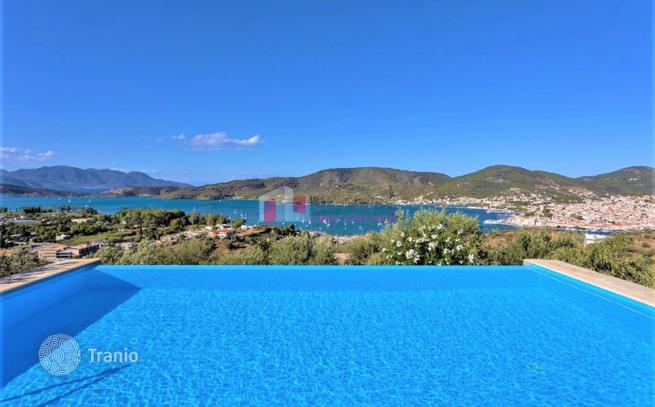 3-Level Villa with Pool, Olive Grove and Panoramic Views in Galatas, Peloponnese, photo 2