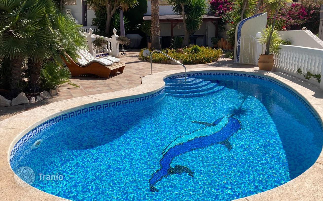 2-Bedroom Villa with Private Pool in Calpe, photo 3