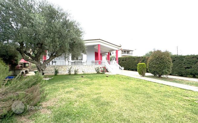3-Bedroom Villa with Guest House and Olive Grove on Peloponnese