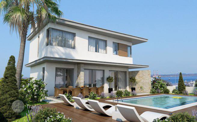 Gated Complex of Villas and Bungalows 400 m from the Beach in Larnaca
