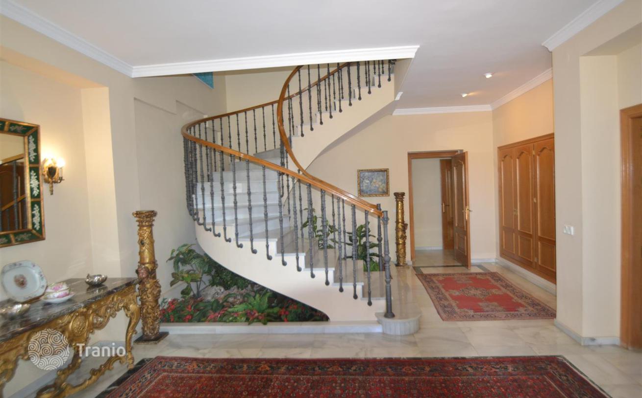 8-Bedroom Villa in San Pedro Alcantara, photo 4