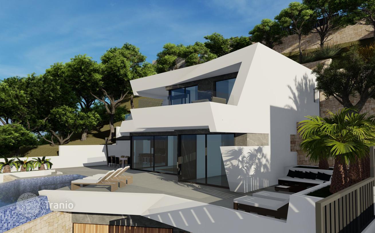 4-Bedroom Villa with Private Pool in Calpe