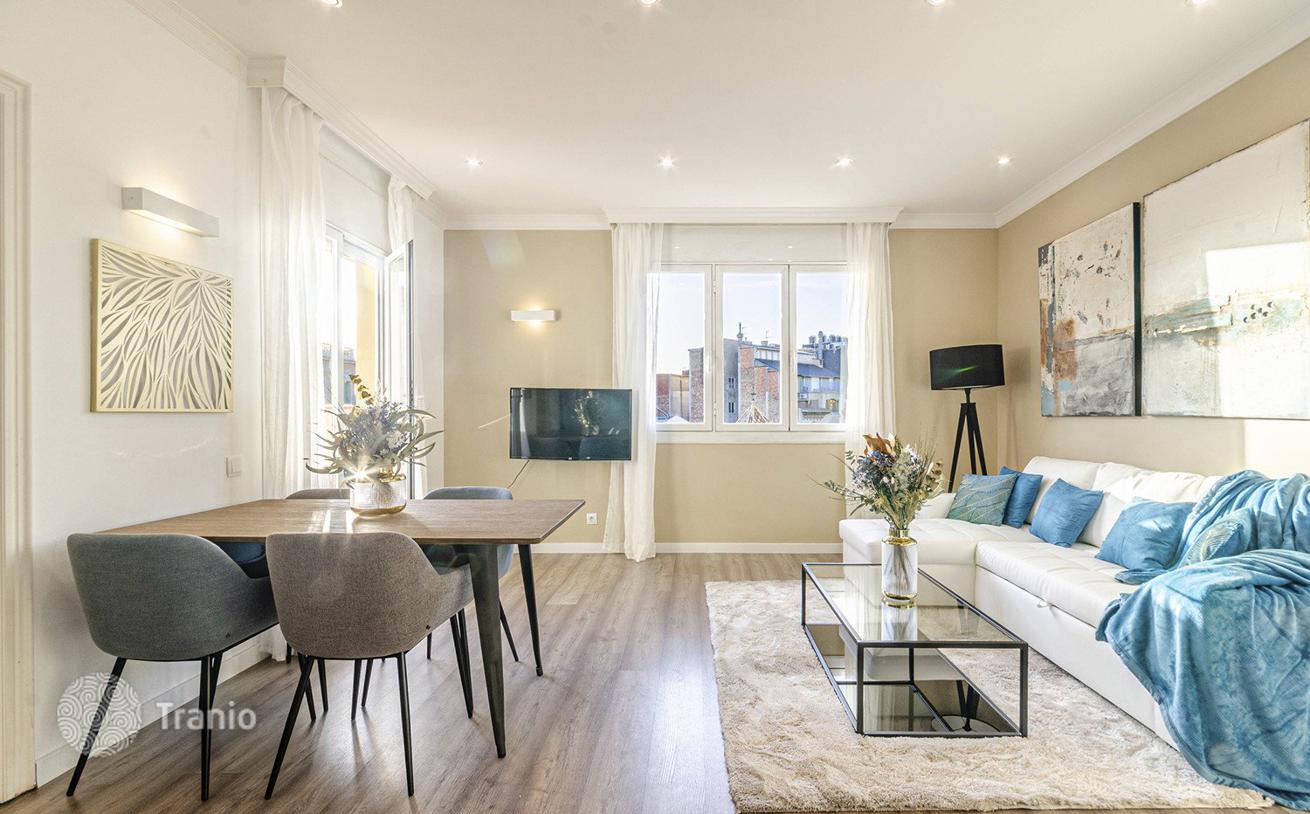 2-Bedroom Penthouse with City View in Barcelona