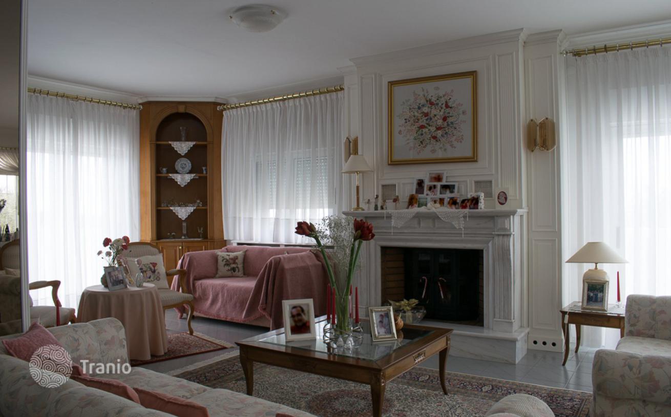 2-Story Villa with Landscaped Garden in Nea Epidavos, Thessaloniki, photo 2