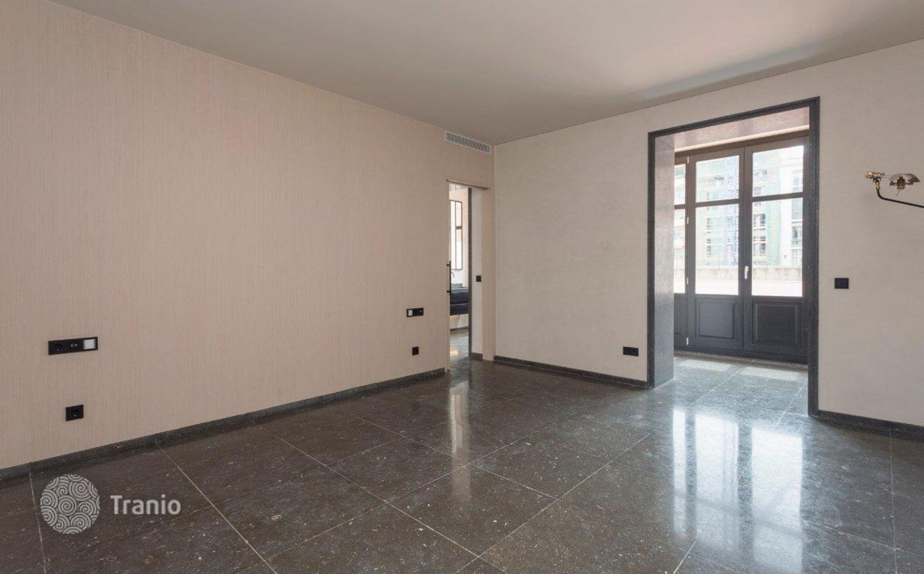 2-Bedroom Apartment in Eixample, Barcelona, photo 4