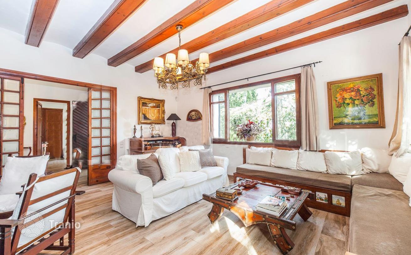 3-Bedroom House with Private Pool and Guest House in Castellvi de Rosanes