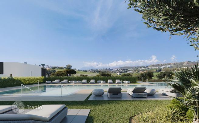 New 3-Bedroom Twin Villas Overlooking Golf Course in Estepona