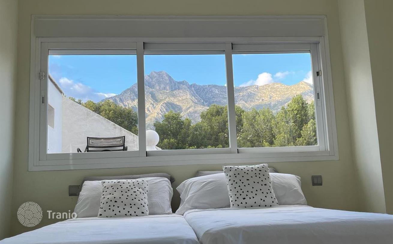2-Bedroom Penthouse in Marbella, photo 3