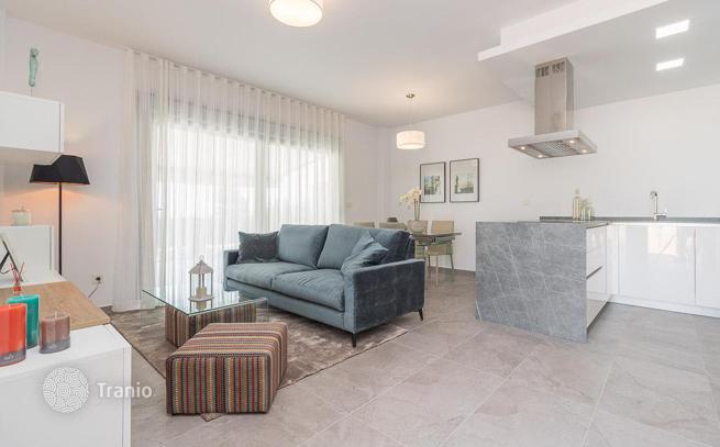 3-Bedroom Apartment with Shared Pool in Torrevieja, Spain