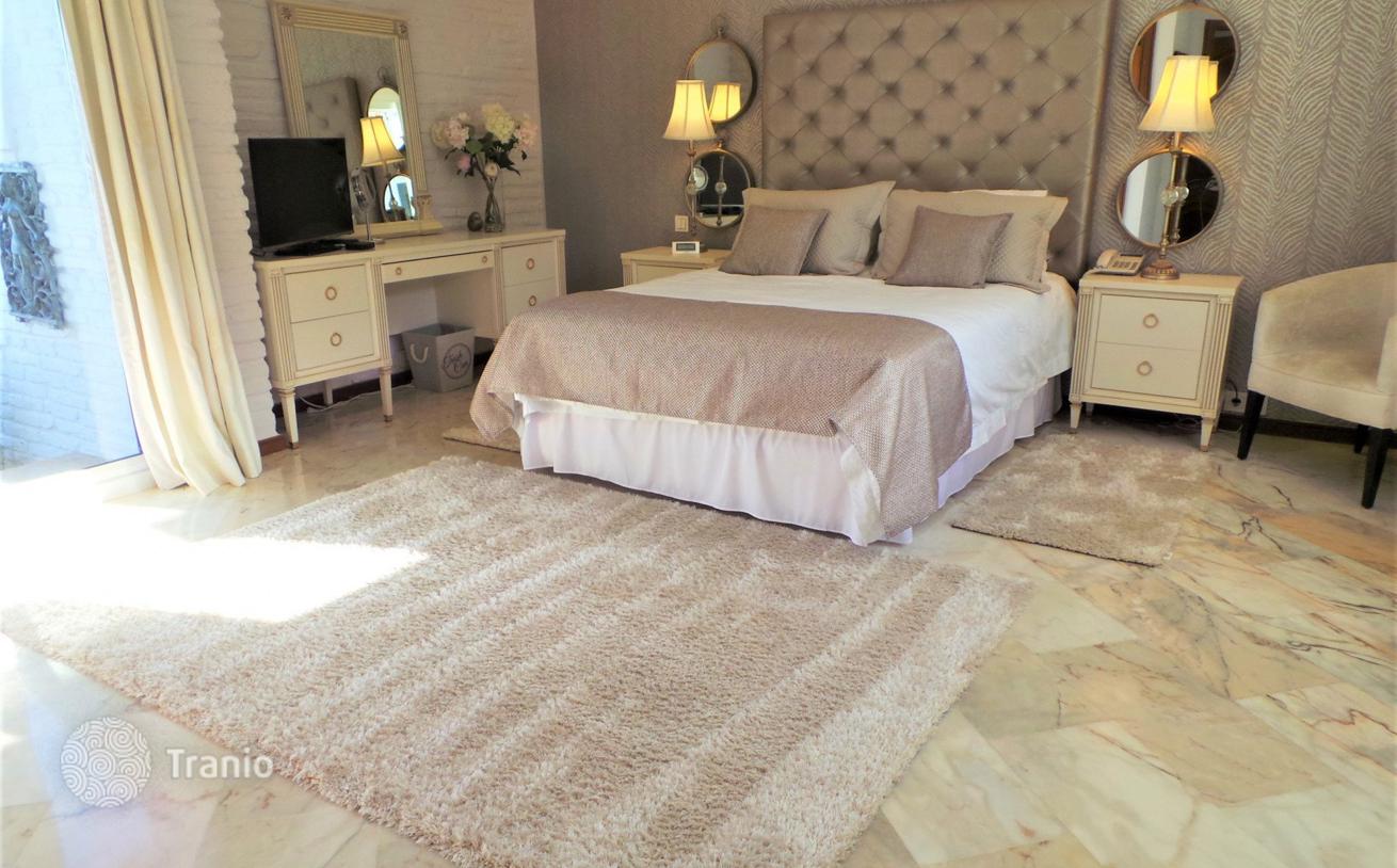 4-Bedroom Villa in Benalmadena, Malaga, photo 5