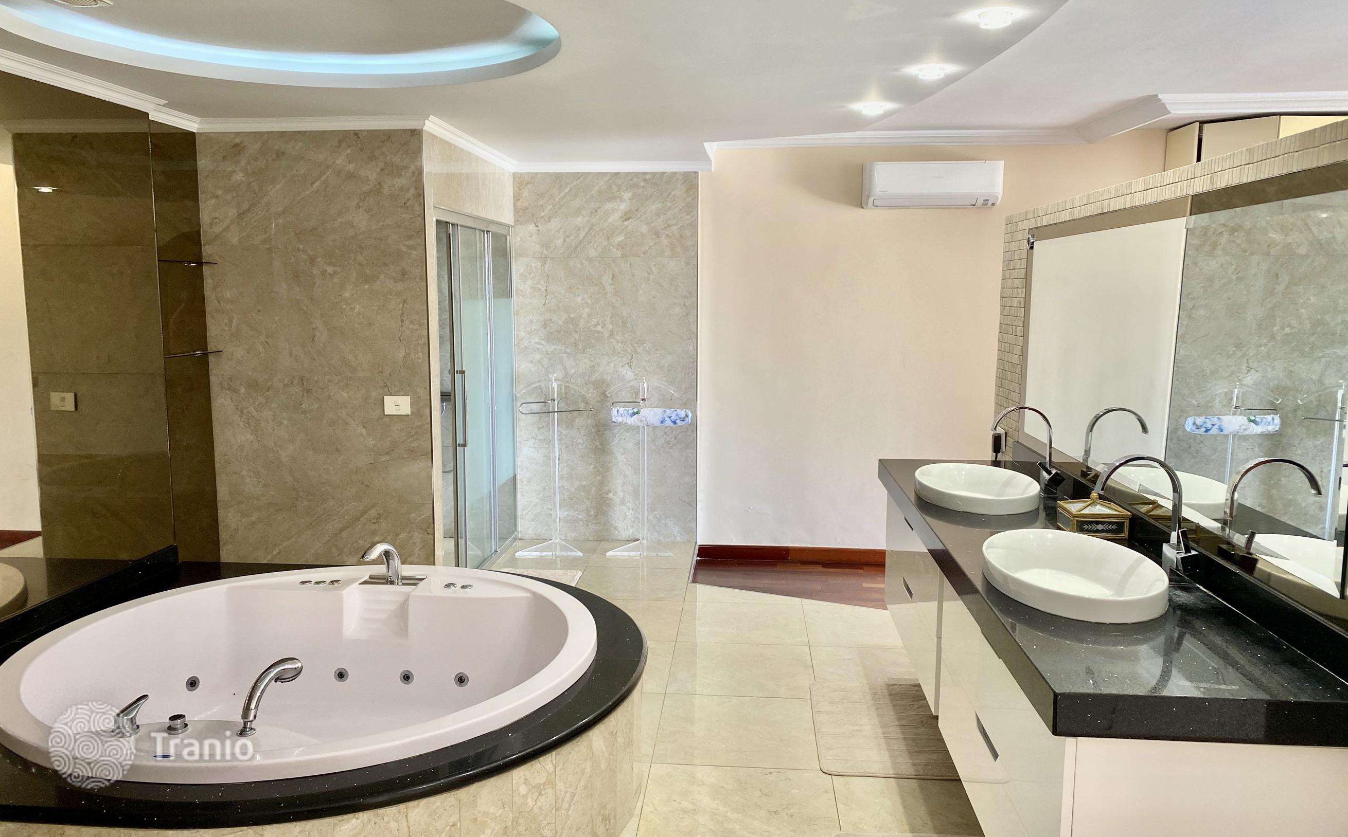 3-Bedroom Luxury Villa with Two Pools and Hot Tub on Beachfront in Golf del Sur, photo 4