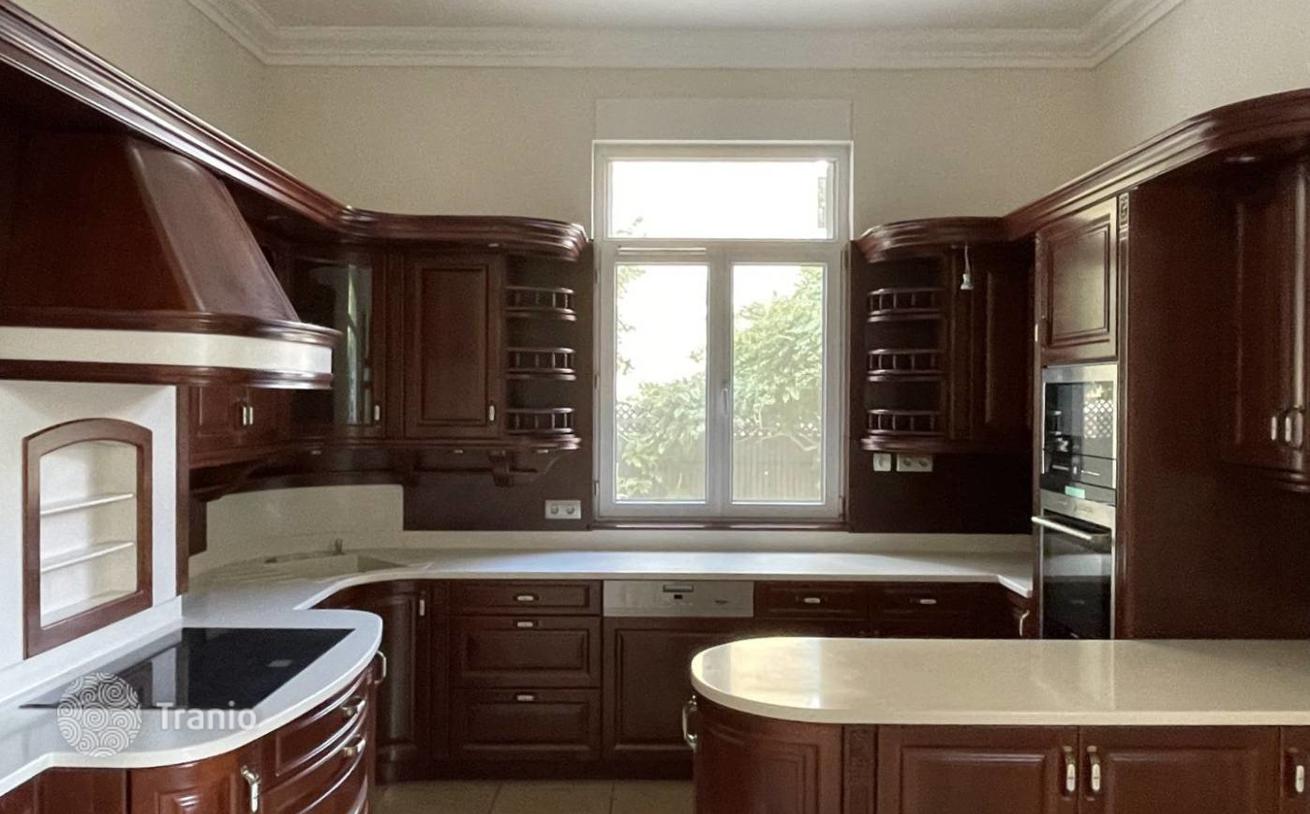 10-Room House in Debrecen