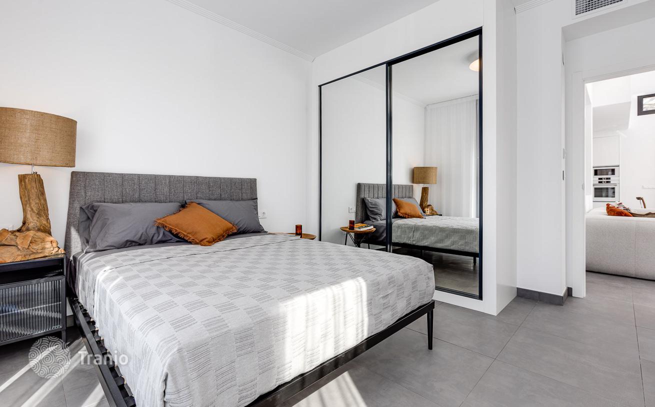 3-Bedroom Villa with Sea View and Private Pool in Torrevieja, photo 2