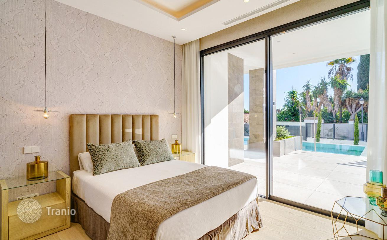 5-Bedroom Villa with Private Pool and Sea View in Marbesa, Marbella, photo 2