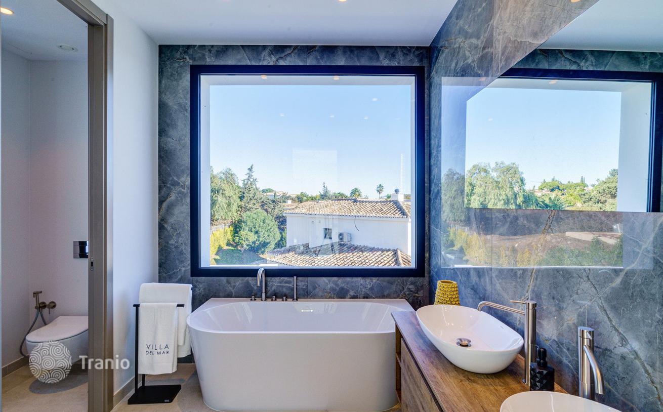 5-Bedroom Villa with Private Pool and Sea View in Marbesa, Marbella
