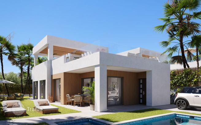 3-Bedroom Villa with Private Pool in Benidorm, Alicante