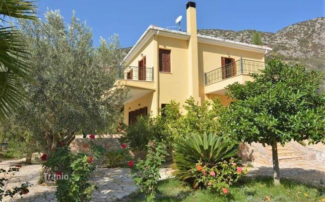 2-Bedroom Villa with Private Pool and Mountain Views in Epidavros, Peloponnese, photo 4
