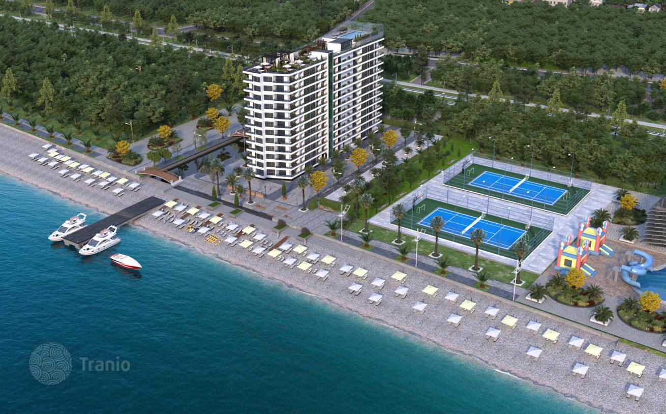 Продается просторная квартира с 2 спальнями, общая площадь 76, 8 м², 3/12 этаж в Чакви.