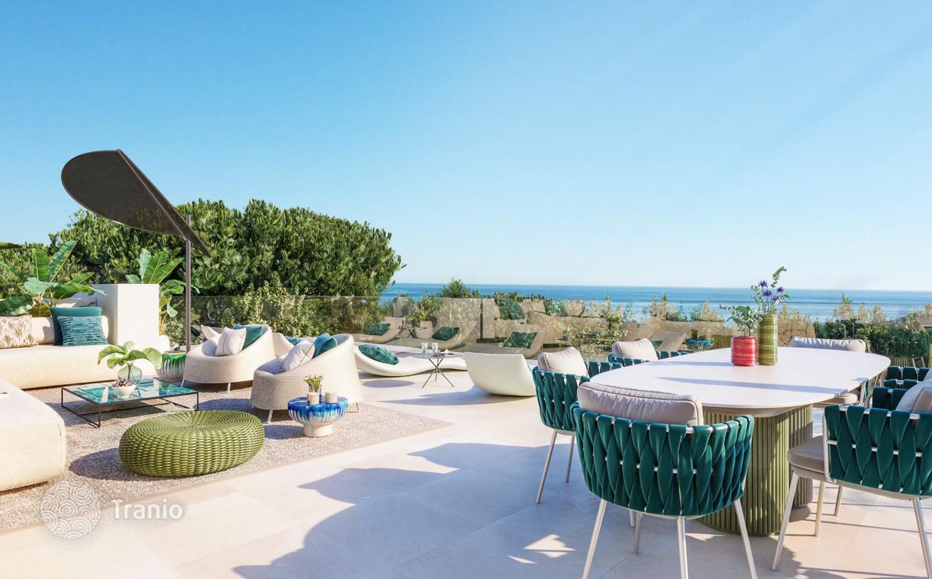 2-Story Villa with Pool and Sea View in Golden Mile, Marbella, photo 2