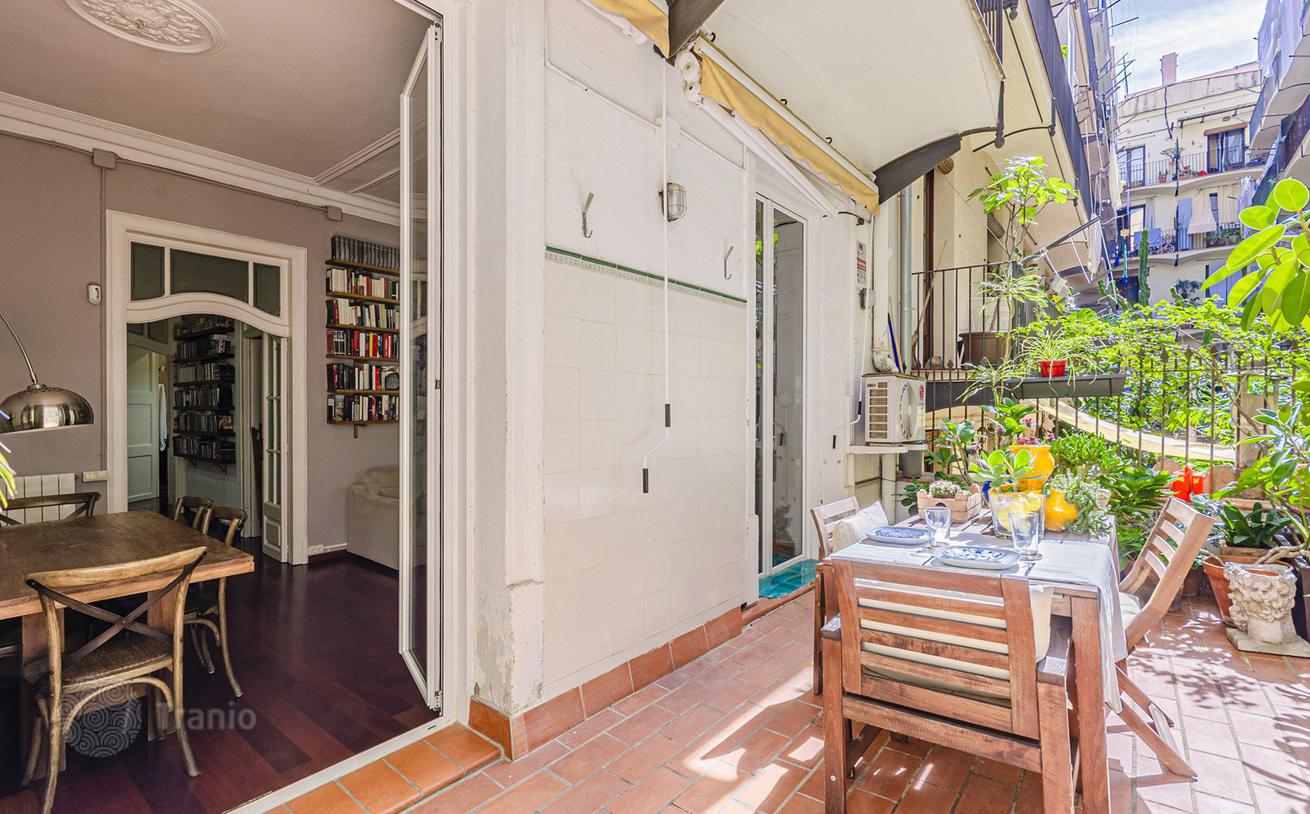 3-Bedroom Apartment with Terrace in Barcelona, photo 3