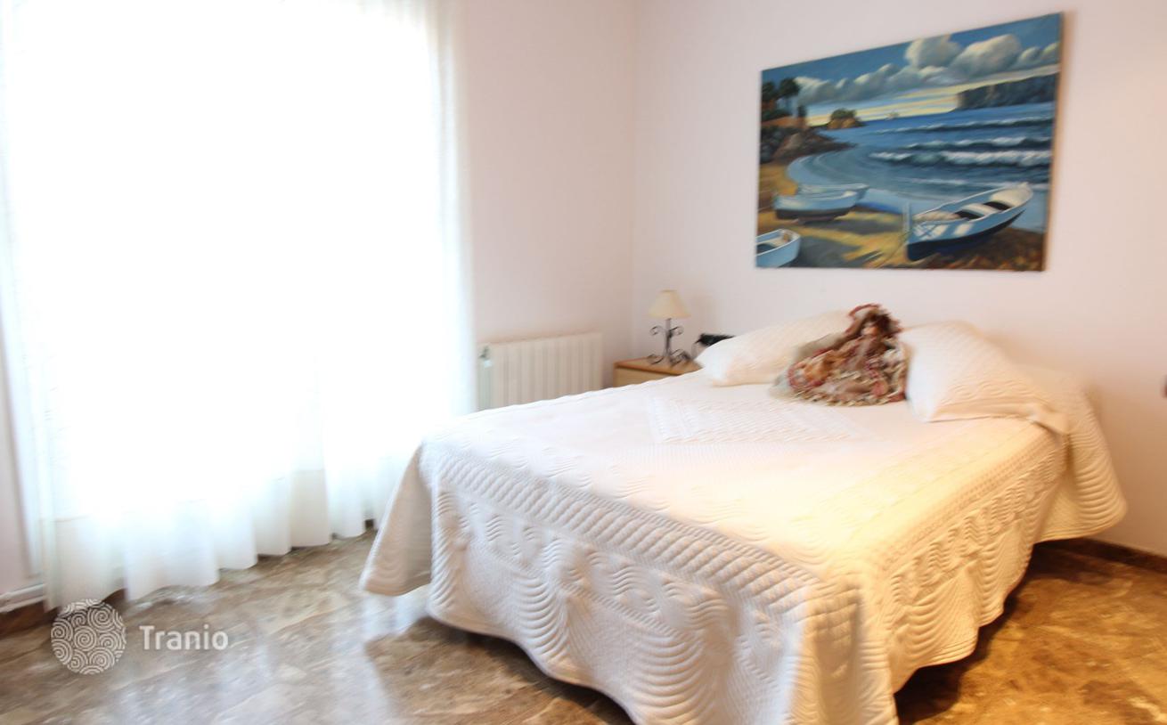 4-Bedroom Villa in Viladecans, Spain, photo 2