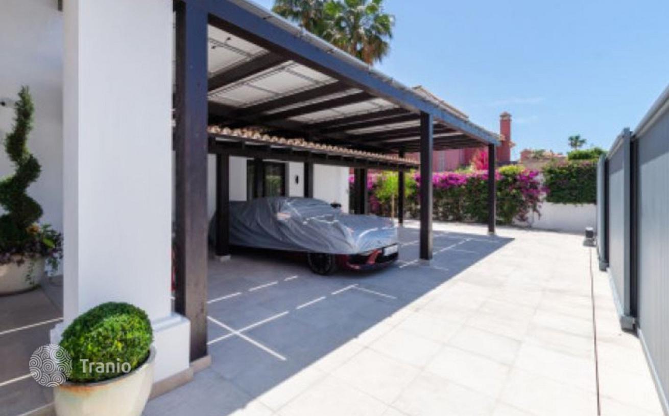 4-Bedroom Villa in Marbella, photo 3