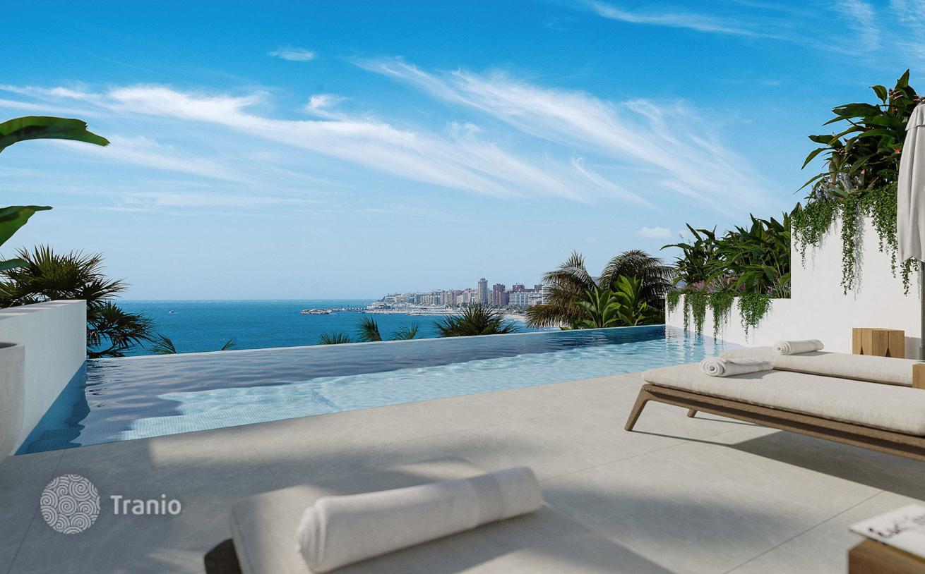 3-Bedroom Townhouse with Sea View in Fuengirola