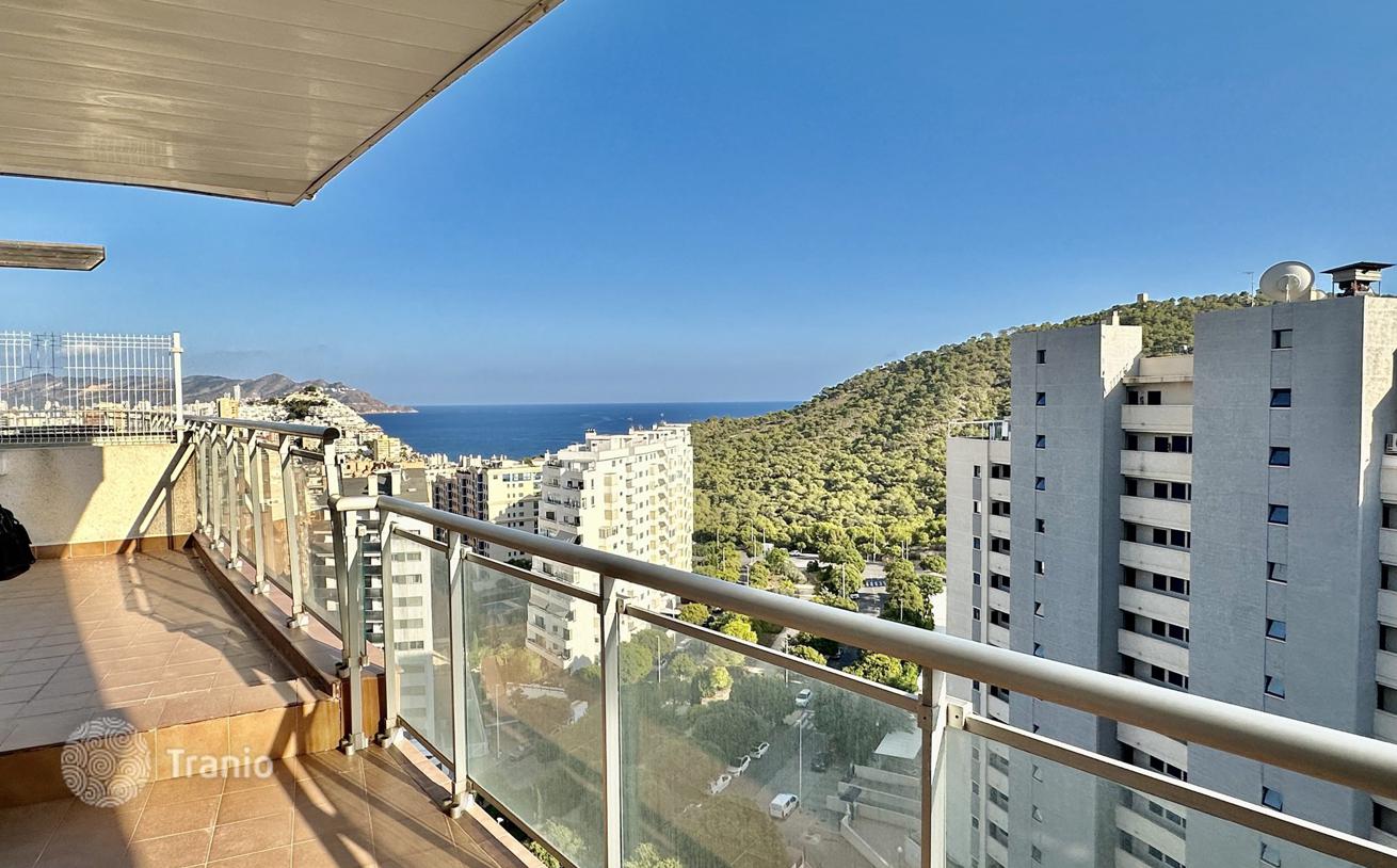 2-Bedroom Penthouse with Sea View in Benidorm, Alicante