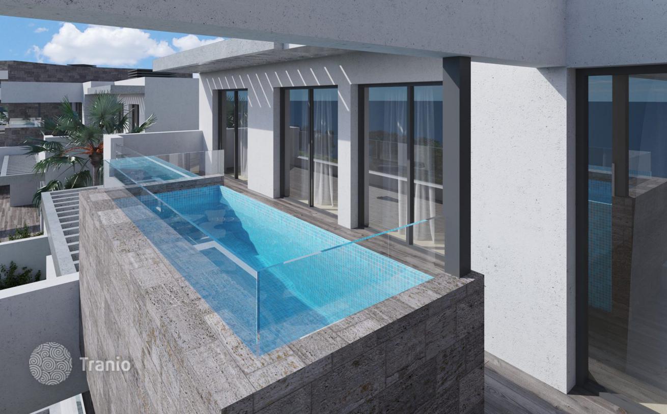 2-Bedroom Apartment with Panoramic View in East Marbella