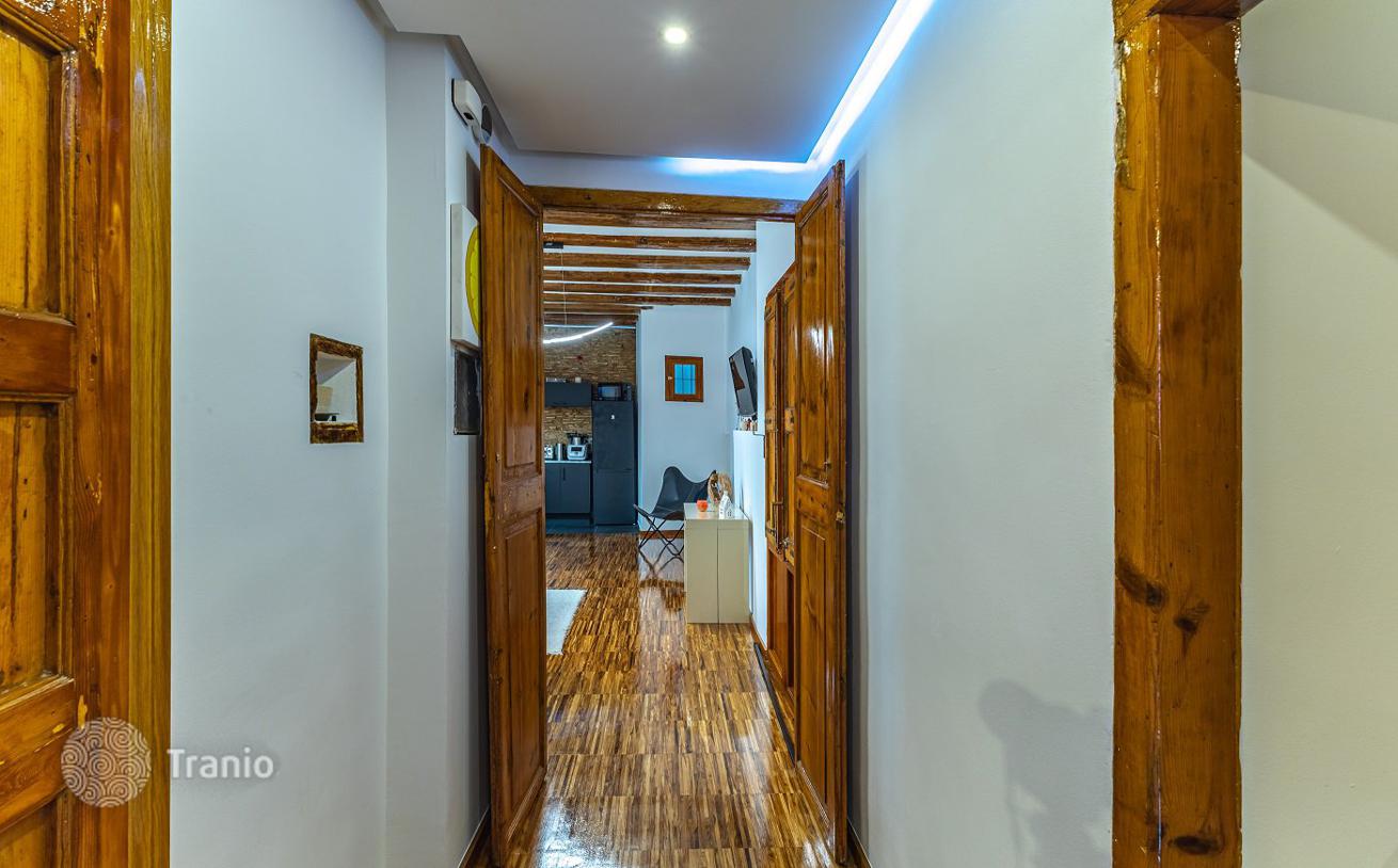 2-Bedroom Renovated Apartment in Gothic Quarter, Barcelona, photo 5