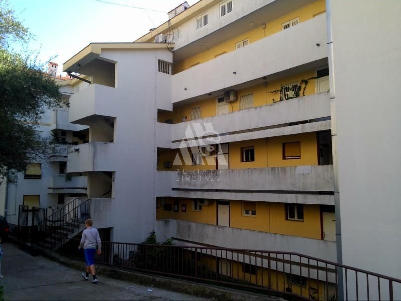 Квартира в Херцег-Нови, Черногория, 67 м²
