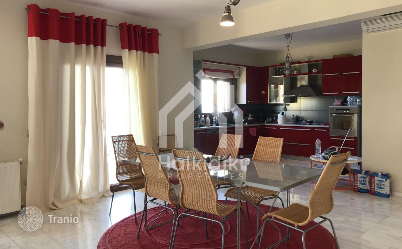 5-Bedroom House in Sitonia
