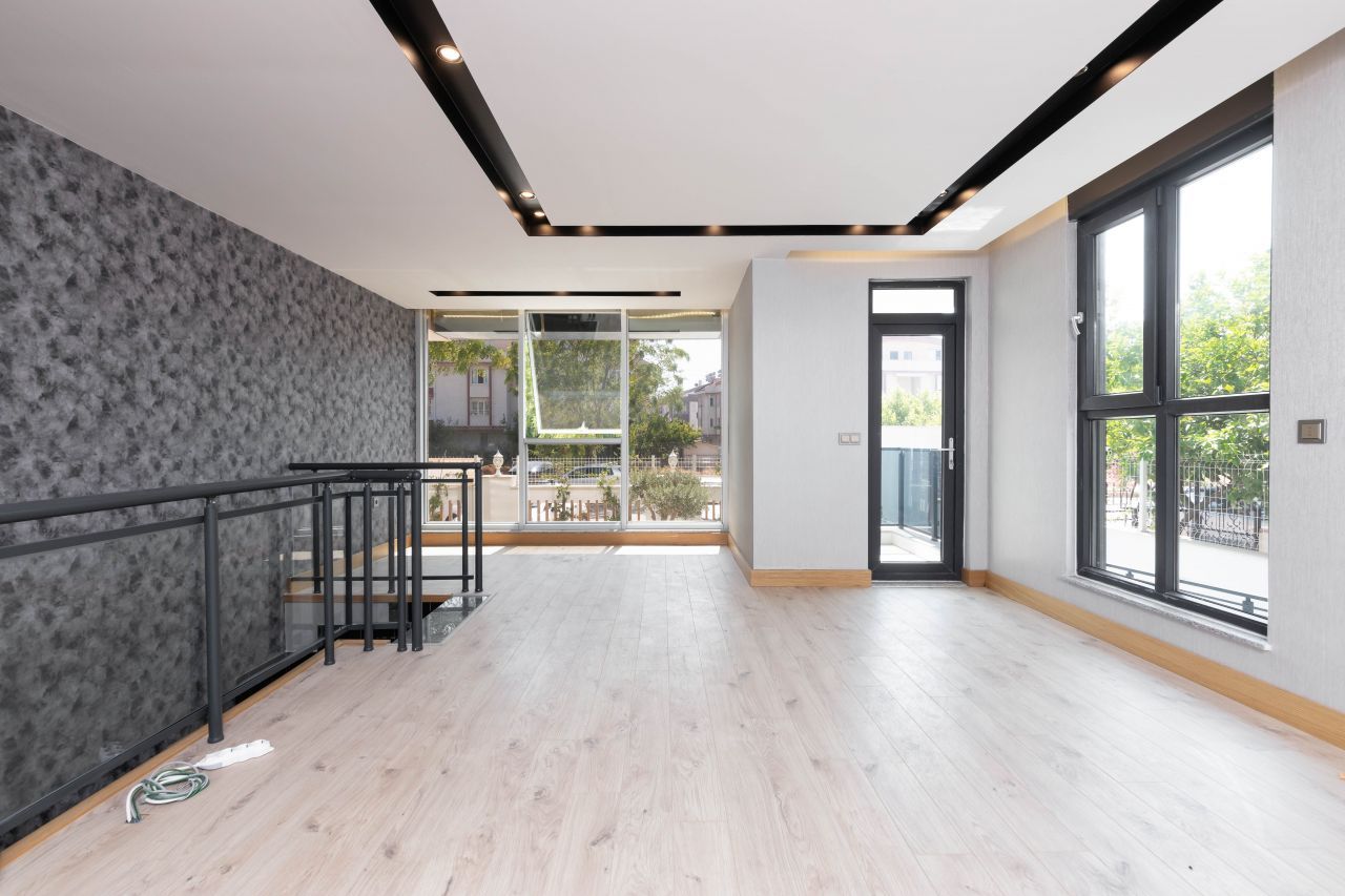 3-Bedroom Townhouse in Konyaalti, Antalya