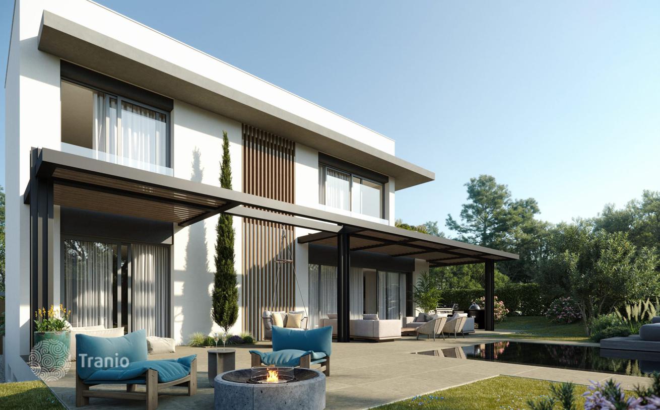 Villa with Land Plot Near Golf Club and Beach in Marbella, photo 5