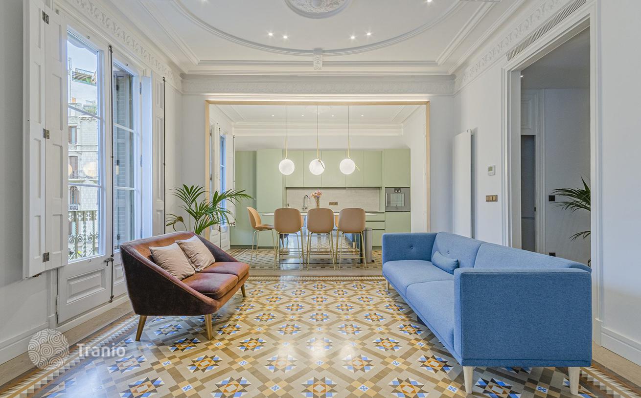 2-Bedroom Apartment in Barcelona, photo 2