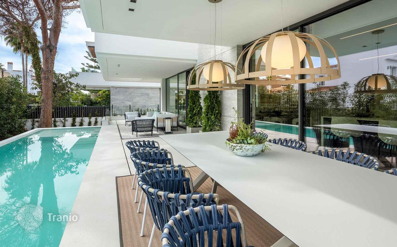 5-Bedroom Villa with Private Pool in San Pedro Alcantara, photo 5