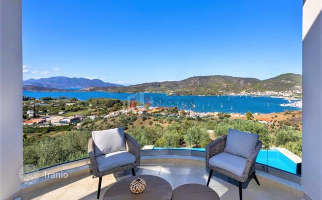 3-Level Villa with Pool, Olive Grove and Panoramic Views in Galatas, Peloponnese, photo 4