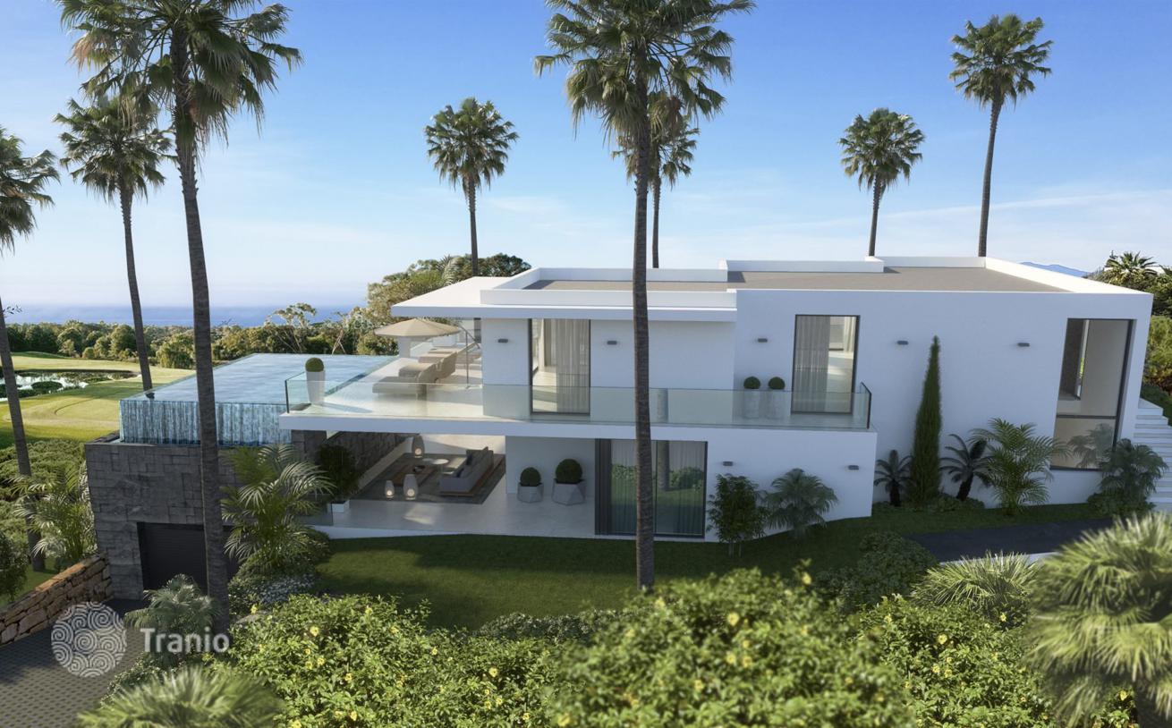 New Villas with Private Pools in Cabopino Golf, Marbella
