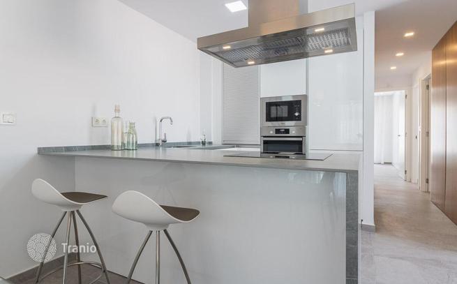 3-Bedroom Apartment with Shared Pool in Torrevieja, Spain, photo 3